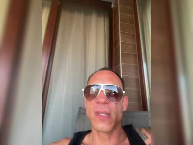 Capturas de pantalla de transmisión Casual_couple_in_love