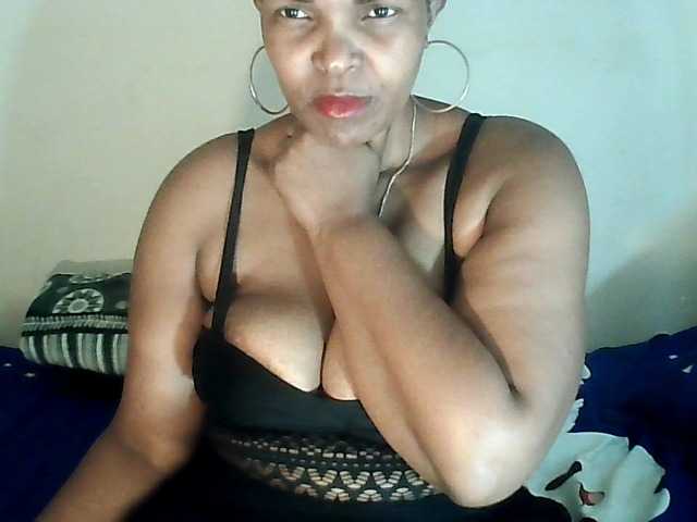 Capturas de pantalla de transmisión Bootygorgeous