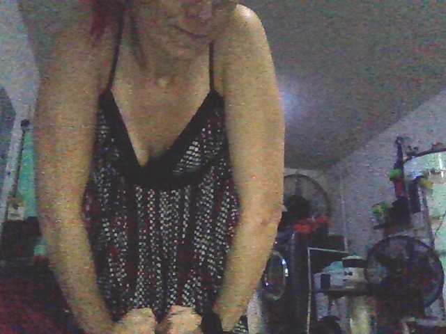 Capturas de pantalla de transmisión brattygoodgurl6969