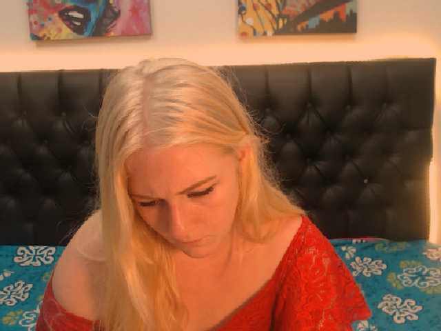 Capturas de pantalla de transmisión brithany-coll