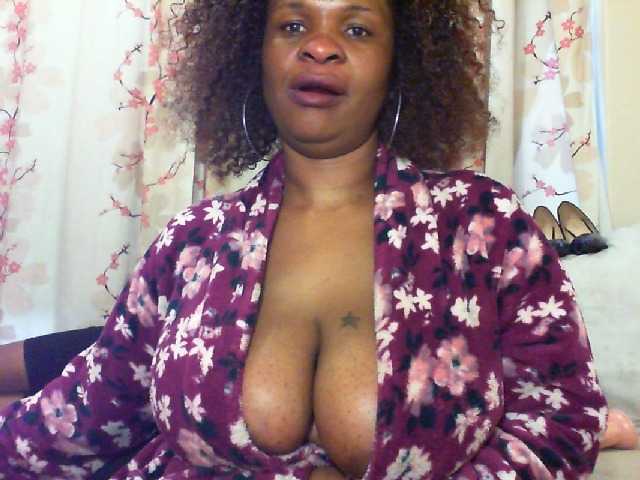 Capturas de pantalla de transmisión BUSTYMELLONS