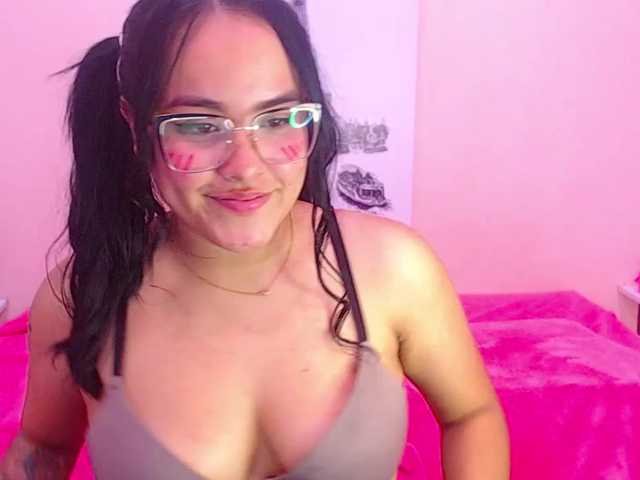 Capturas de pantalla de transmisión CamiiMoon