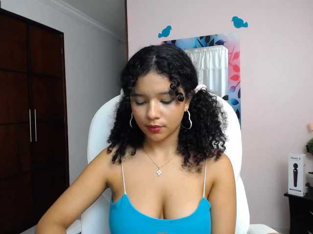 Capturas de pantalla de transmisión Candy-Curvyn