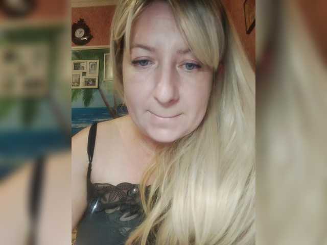 Capturas de pantalla de transmisión CandyHelen32