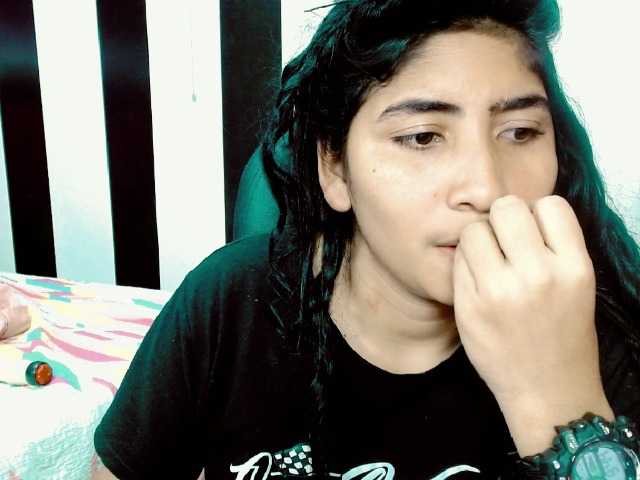 Capturas de pantalla de transmisión CandyKasss