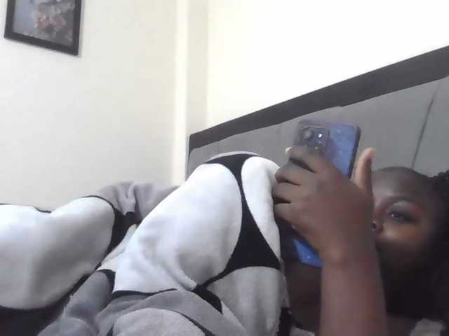 Capturas de pantalla de transmisión candynoir