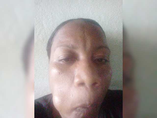 Capturas de pantalla de transmisión Canela08