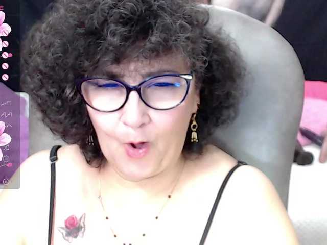 Capturas de pantalla de transmisión cataleya-mom