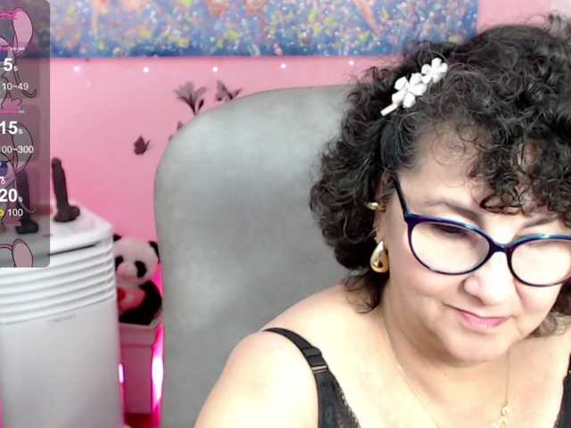 Fotos cataleya-mom mom horny play bogboobs and squirt for you