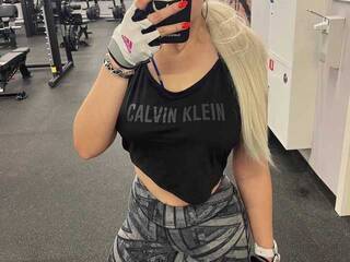 Chat de video erótico CharlottaShy