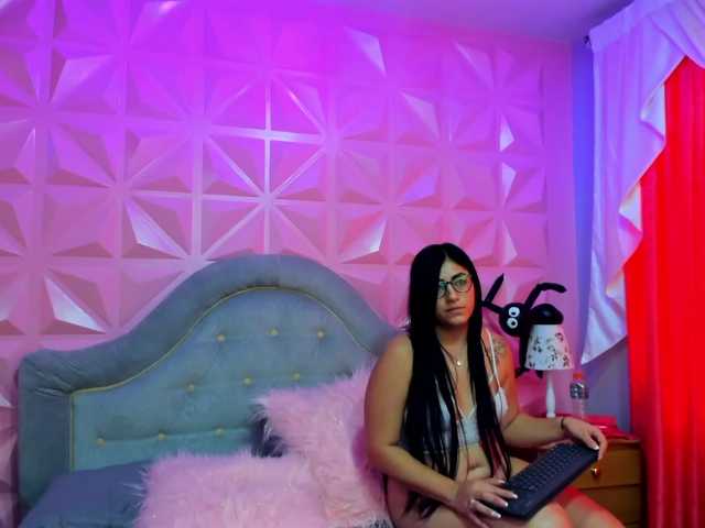 Capturas de pantalla de transmisión CharlottePuc