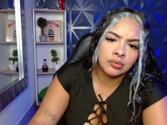 Capturas de pantalla de transmisión chloe-ebony