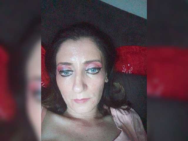 Capturas de pantalla de transmisión ChristianaHot