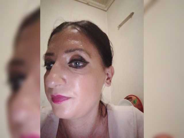 Capturas de pantalla de transmisión ChristianaHot