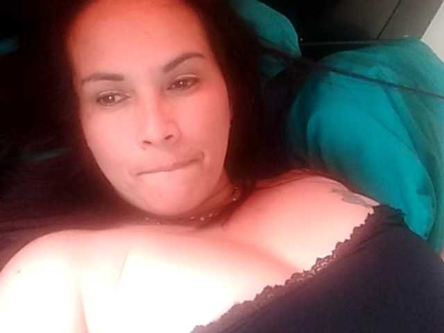 Capturas de pantalla de transmisión ChubbyBigTits