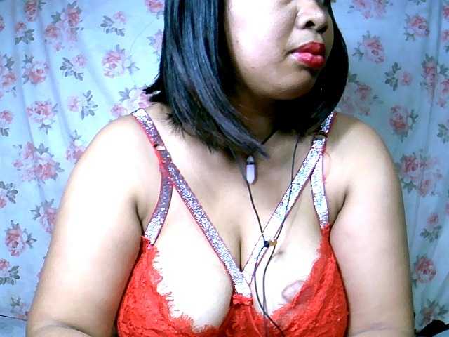 Capturas de pantalla de transmisión CoquineJenny