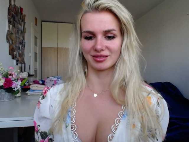 Capturas de pantalla de transmisión Cornelia22hot