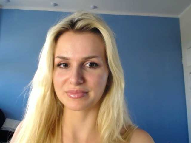 Capturas de pantalla de transmisión Cornelia22hot