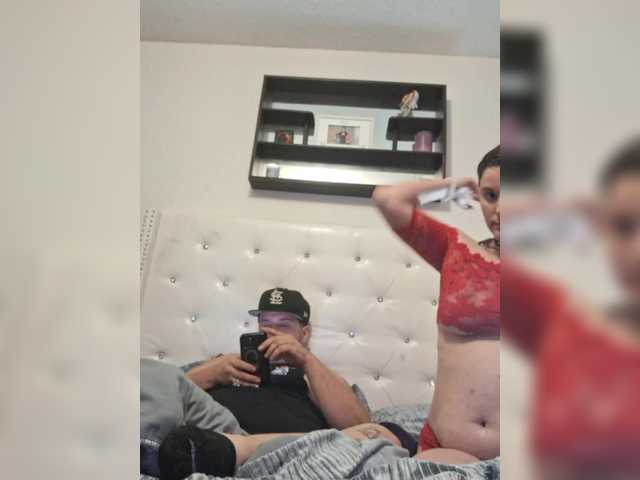 Capturas de pantalla de transmisión CoupleofNymphs8890