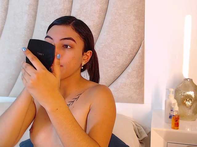 Fotos CrisGarcia- hey I'm Cris! ❤ 122 tk instant naked and playful ✔ my vibe toy is ON and ready for HIGH VIBES ⚡ first goal of the day: naked twerking @sofar @total