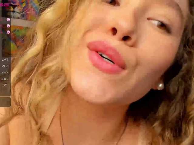 Capturas de pantalla de transmisión curlygirl1