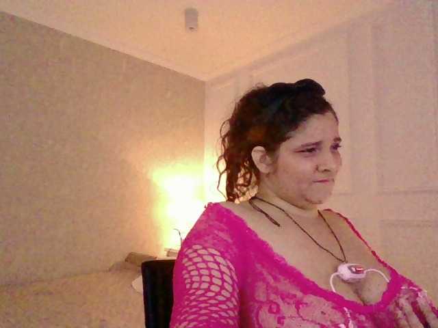 Capturas de pantalla de transmisión curvy69