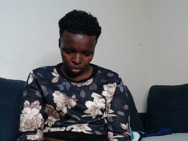 Capturas de pantalla de transmisión CurvyBigAss