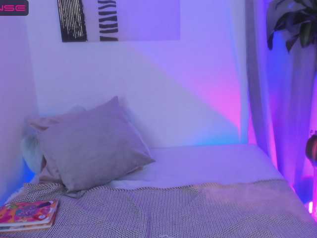 Capturas de pantalla de transmisión Cuteeeva18
