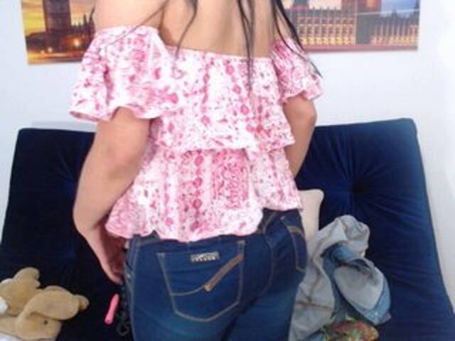 Capturas de pantalla de transmisión danielahotsex