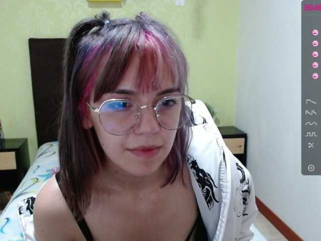 Capturas de pantalla de transmisión danikhadid