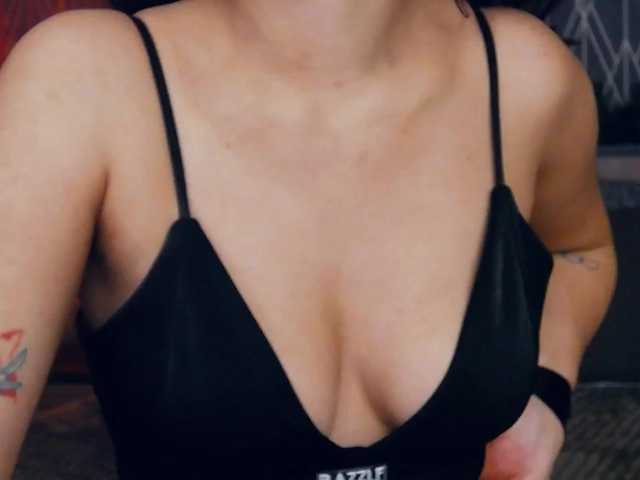 Capturas de pantalla de transmisión DaphneMoss