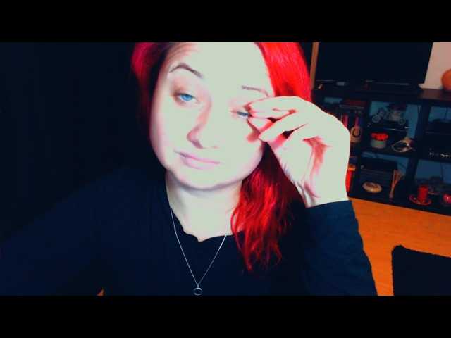 Capturas de pantalla de transmisión KinkyDomina