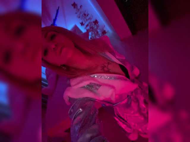 Capturas de pantalla de transmisión Demon-Girl
