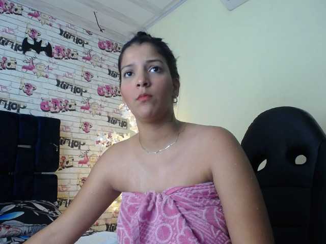 Capturas de pantalla de transmisión DEVANY-REY