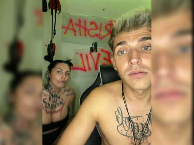 Capturas de pantalla de transmisión DevilAndAngel