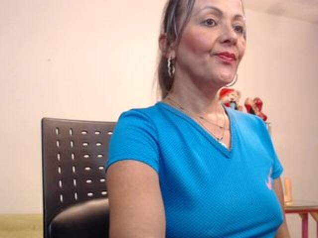 Capturas de pantalla de transmisión SquirtNstyGrl