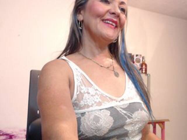 Capturas de pantalla de transmisión SquirtNstyGrl