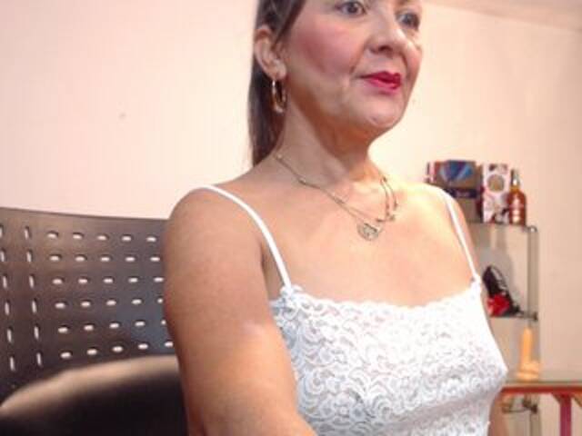 Capturas de pantalla de transmisión SquirtNstyGrl