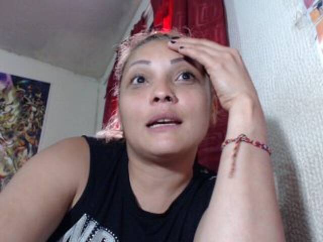 Capturas de pantalla de transmisión DirtySexAnal