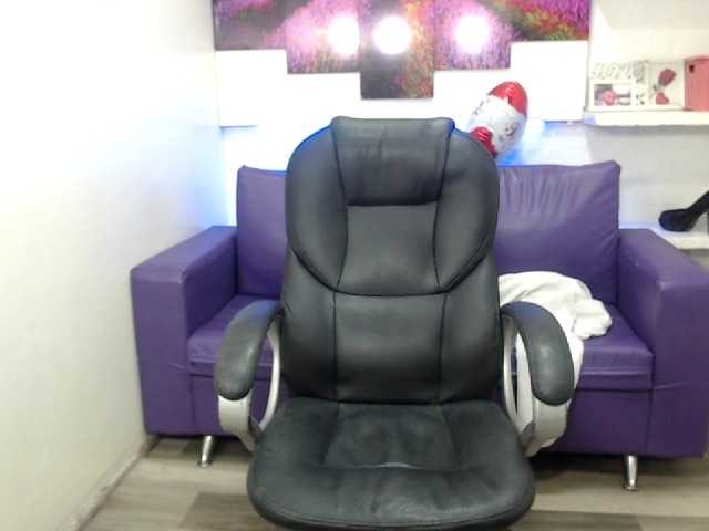 Capturas de pantalla de transmisión DivaGlowing