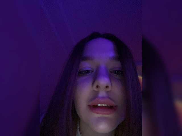 Capturas de pantalla de transmisión HOLLY_BIBLE