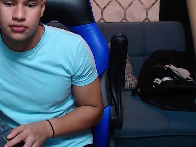 Capturas de pantalla de transmisión DomAndRose