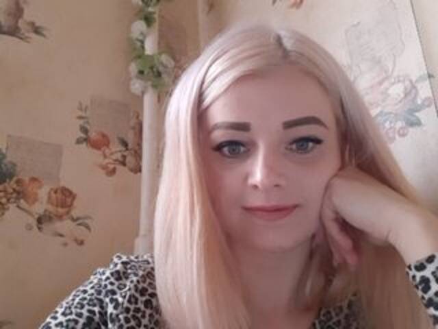 Capturas de pantalla de transmisión ElegantBlonda