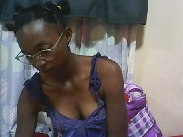 Capturas de pantalla de transmisión ElianeXhot