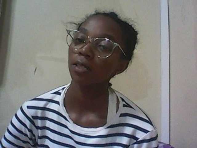 Capturas de pantalla de transmisión ElianeXhot