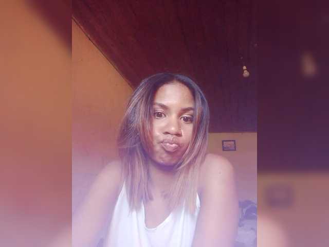 Capturas de pantalla de transmisión Elinahsexy