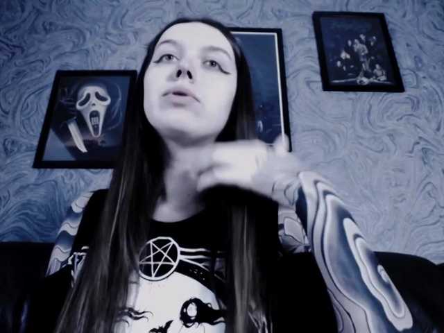 Capturas de pantalla de transmisión EllaDark