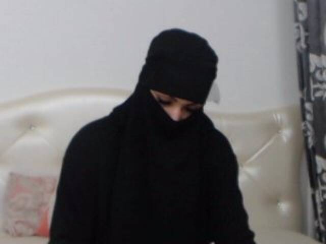 Capturas de pantalla de transmisión ElyshaArabian