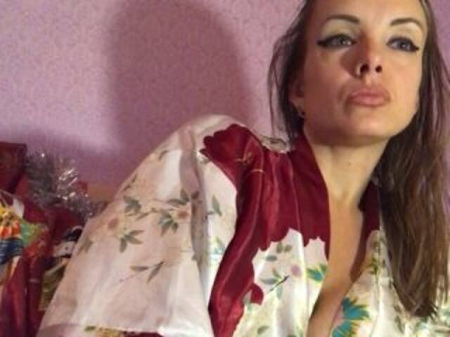 Capturas de pantalla de transmisión ElyaElya