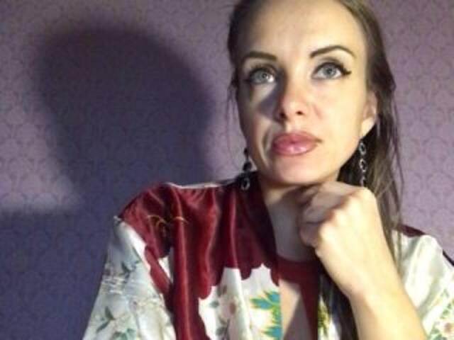 Capturas de pantalla de transmisión ElyaElya